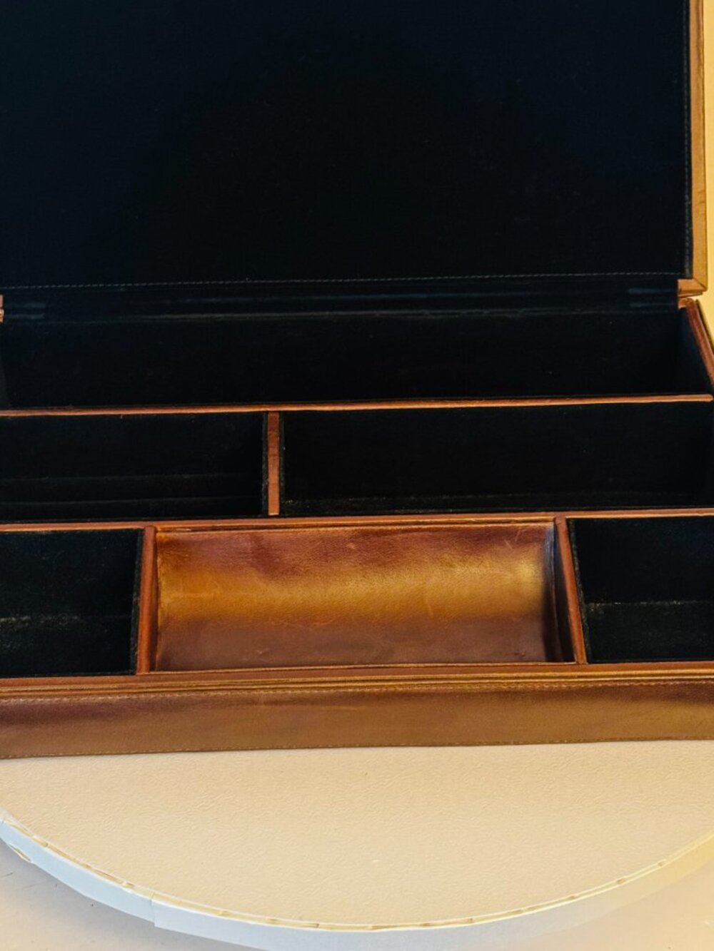 Vtg Leather Dresser Jewelry Box Rare Storage Holder Black Velvet Lining READ - Picture 6 of 16